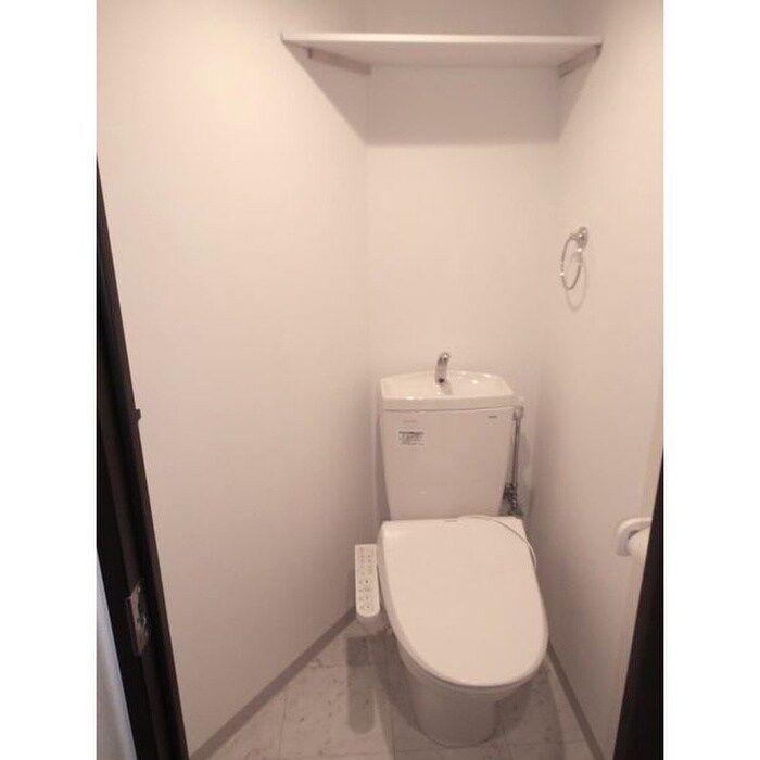 物件内観写真14　(トイレ)