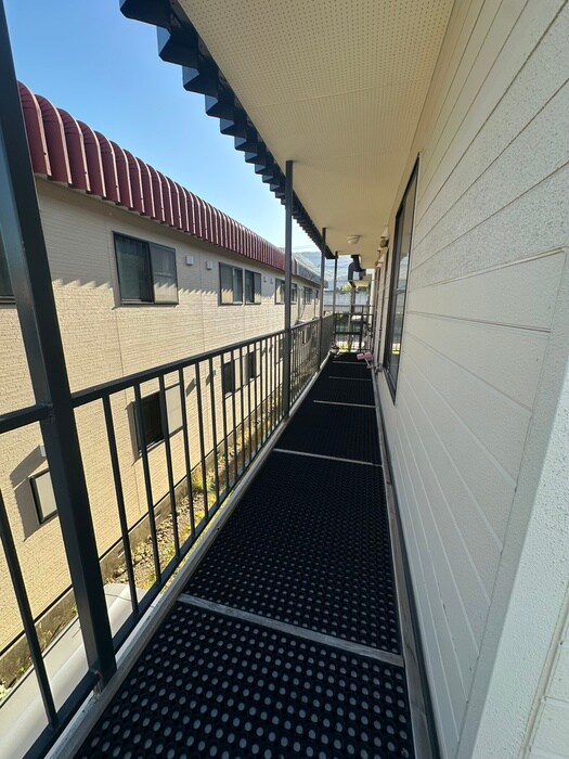 物件外観写真5　(エントランス部分)