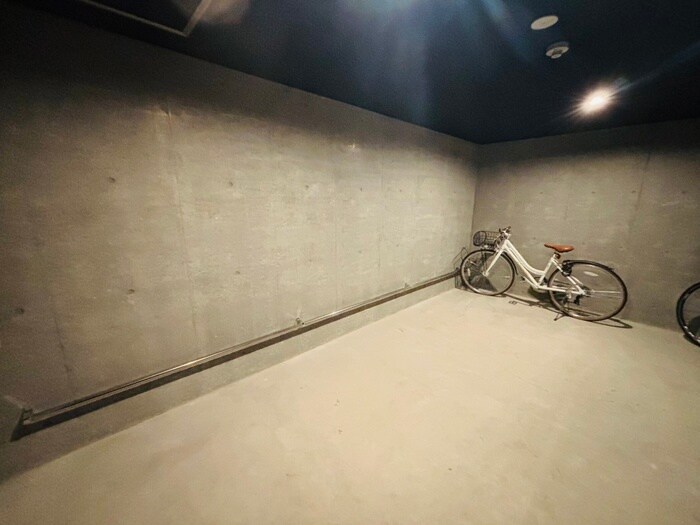 物件外観写真6　(駐輪場)