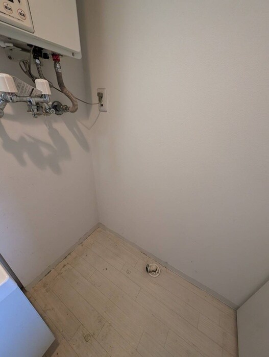 物件内観写真12　(洗濯機置場)