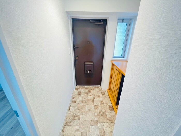 物件内観写真16　(玄関)