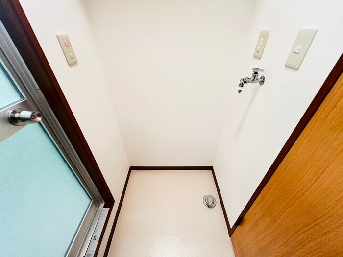 物件内観写真19　(洗濯機置場)