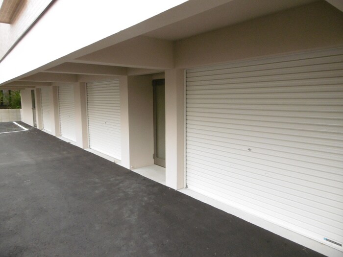 物件外観写真5　(駐車場)