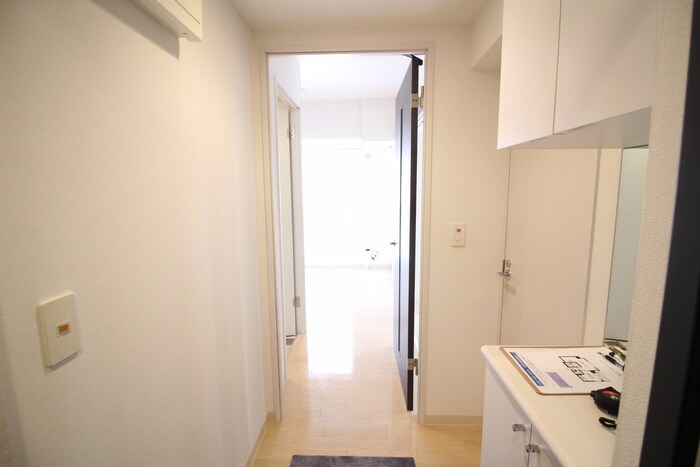 物件内観写真18　(玄関)