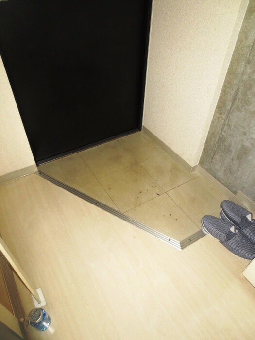 物件内観写真16　(玄関)