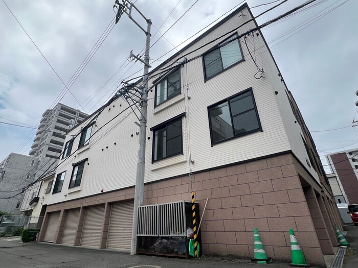 物件外観写真1　(外観写真)