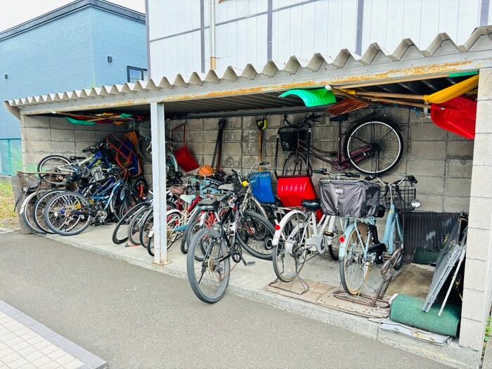 物件外観写真6　(駐輪場)