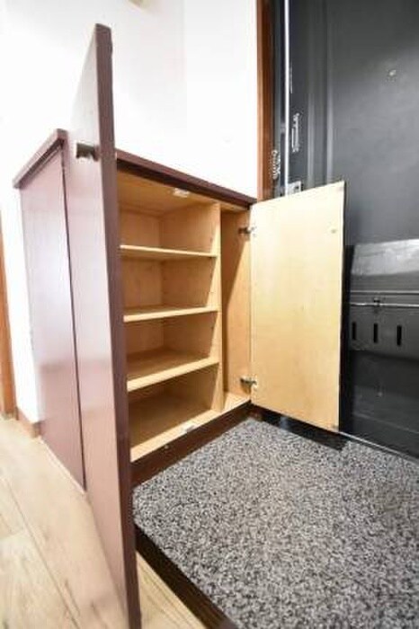 物件内観写真17　(靴箱)