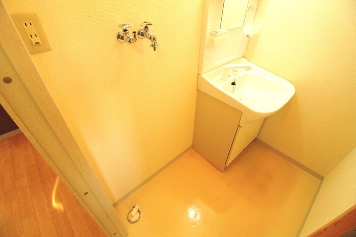 物件内観写真13　(洗濯機置場)