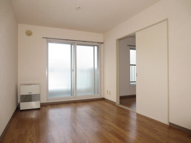 物件内観写真3　(居室)