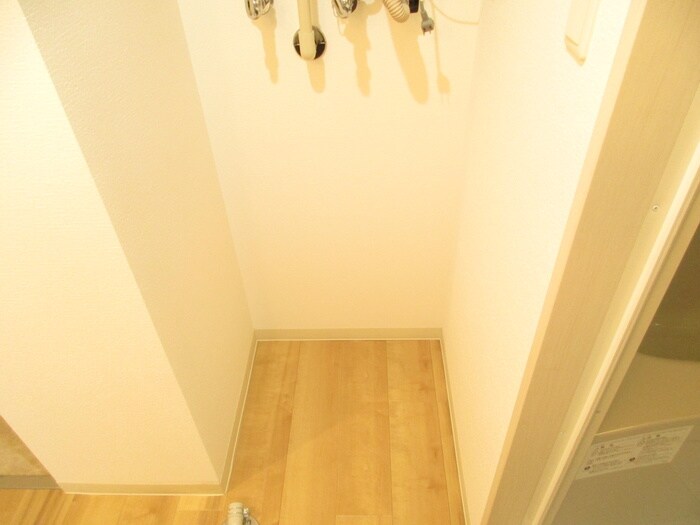 物件内観写真14　(洗濯機置場)