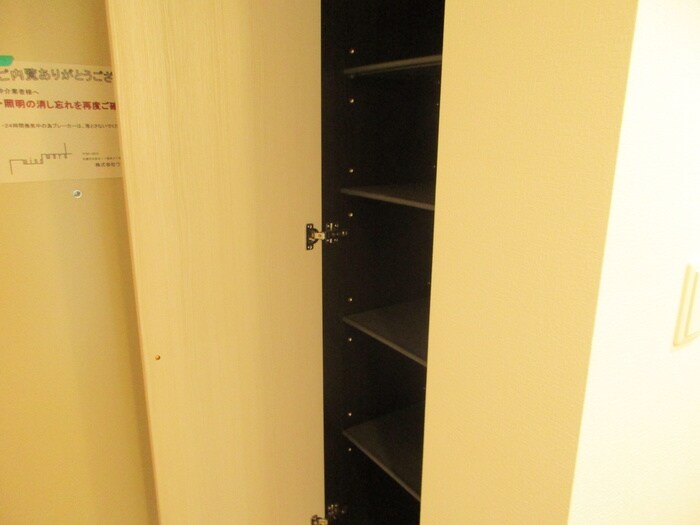 物件内観写真19　(靴箱)