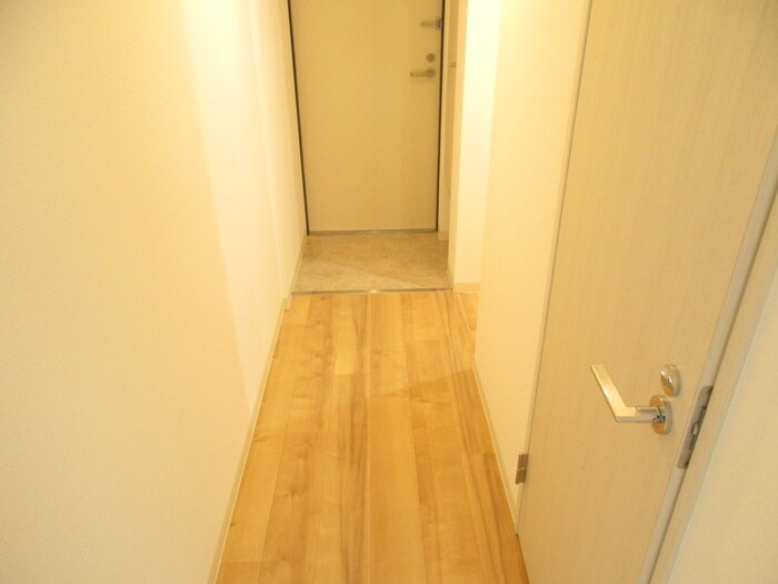 物件内観写真20　(廊下)