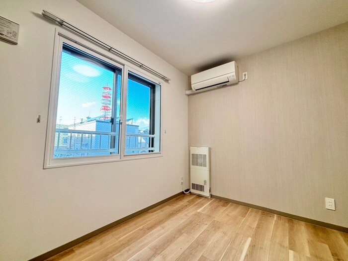 物件内観写真13　(居室)