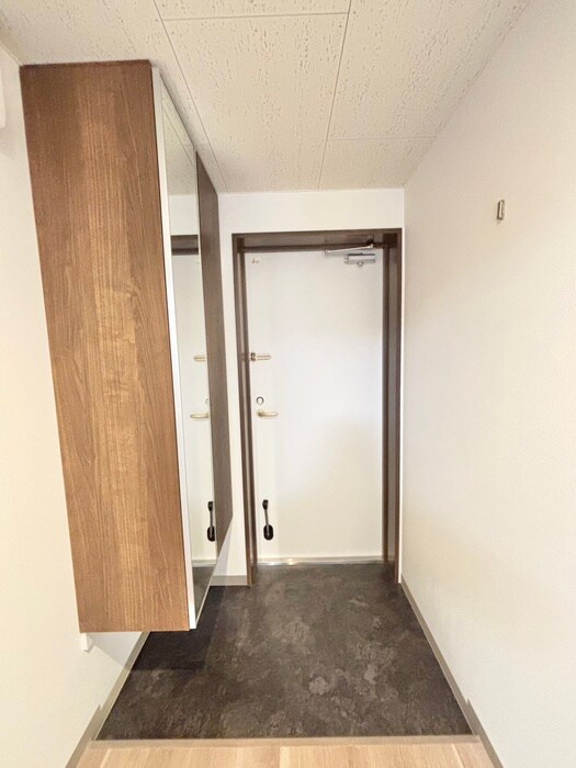 物件内観写真19　(玄関)