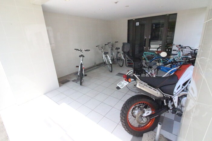 物件外観写真6　(駐輪場)