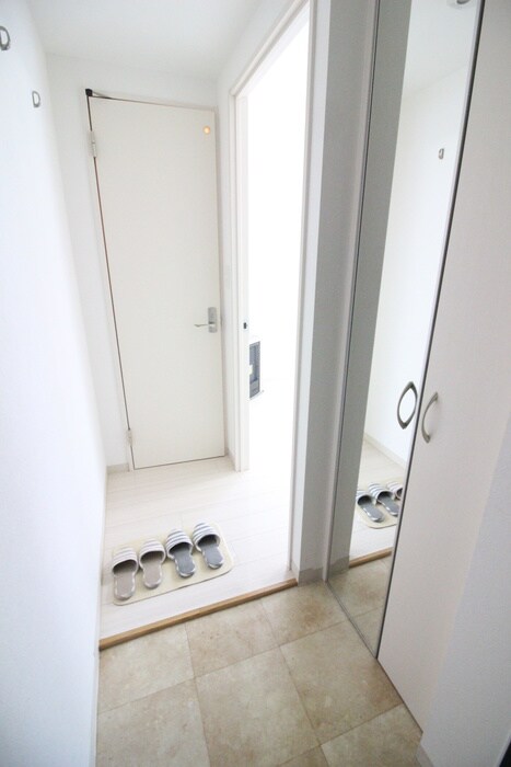 物件内観写真18　(玄関)