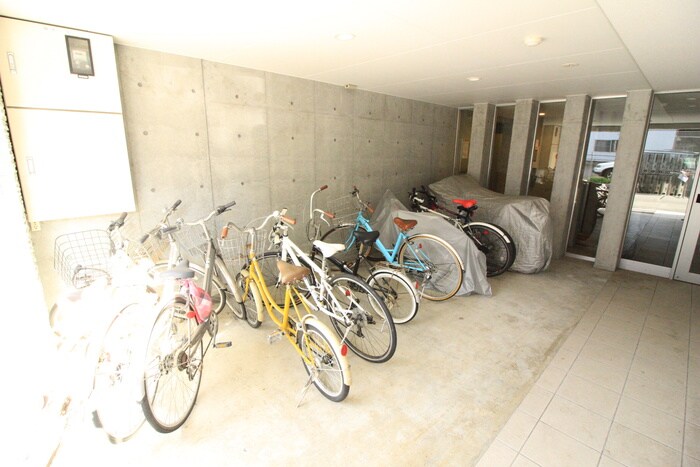 物件外観写真6　(駐輪場)