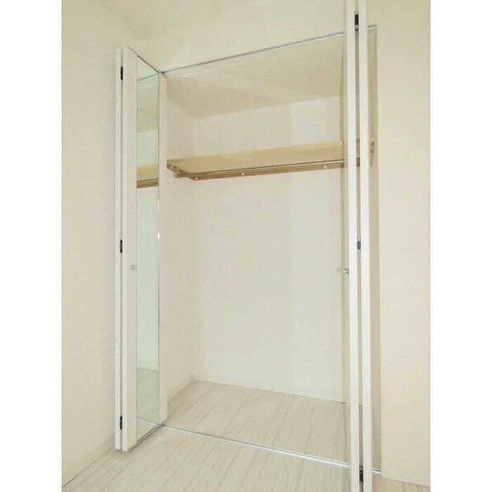 物件内観写真13　(収納)