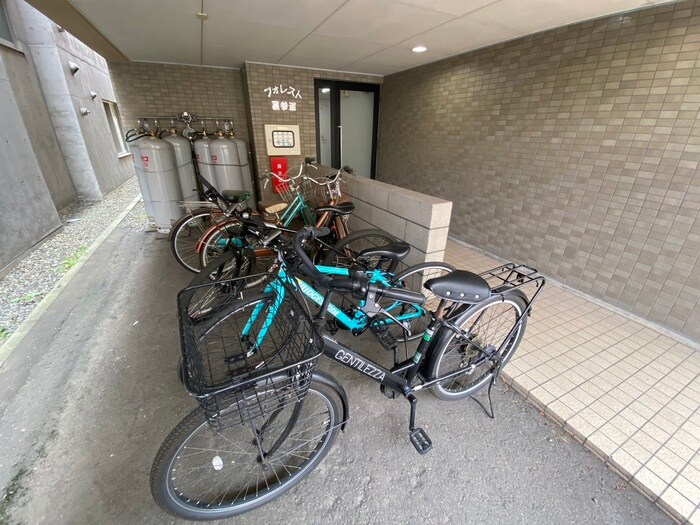 物件外観写真5　(駐輪場)