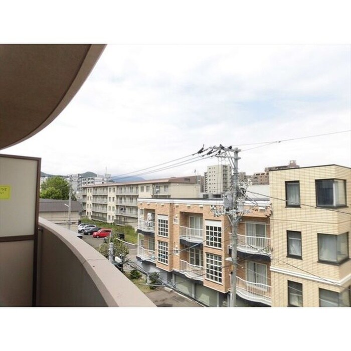 物件内観写真14　(室内からの展望)