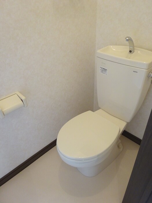 物件内観写真14　(トイレ)