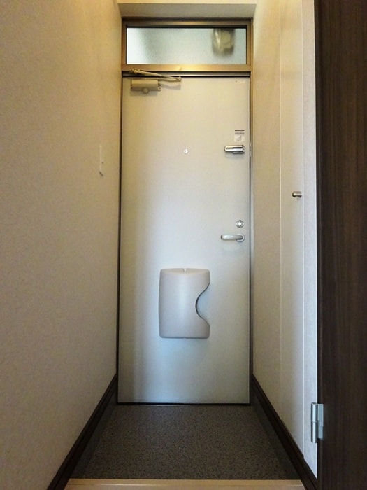 物件内観写真16　(玄関)