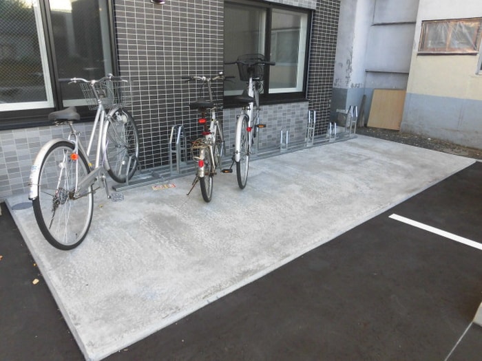 物件外観写真5　(駐輪場)