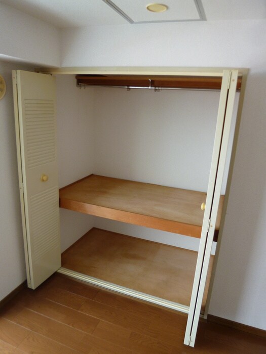 物件内観写真6　(収納)