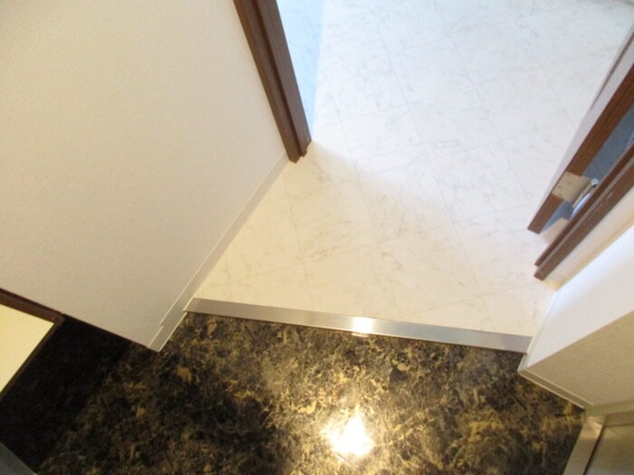 物件内観写真15　(玄関)