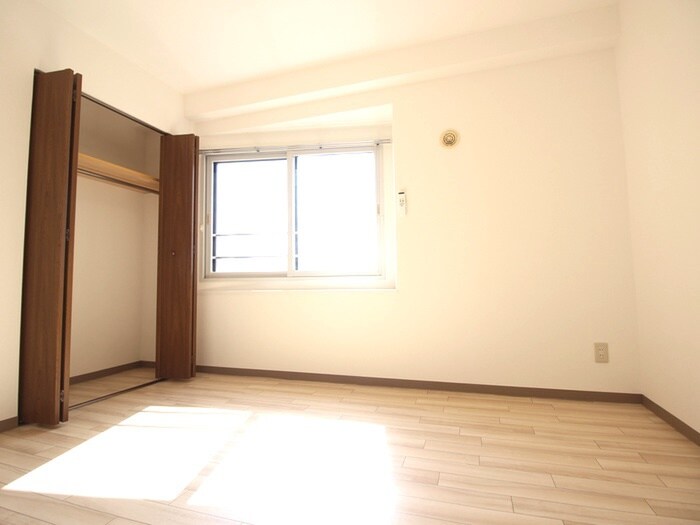 物件内観写真15　(居室)