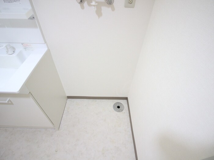 物件内観写真18　(洗濯機置場)