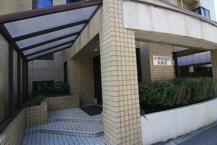 物件外観写真3　(エントランス部分)