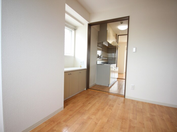 物件内観写真8　(居室)