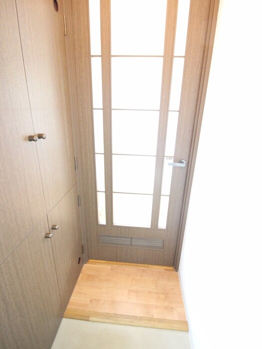 物件内観写真11　(玄関)