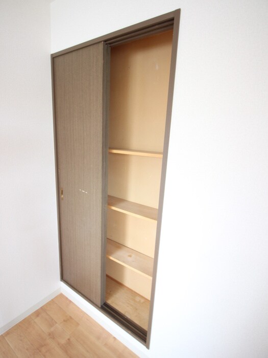 物件内観写真18　(収納)