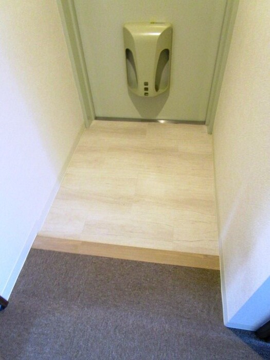 物件内観写真16　(玄関)