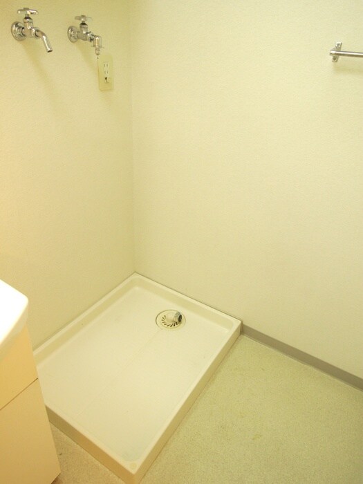 物件内観写真18　(洗濯機置場)