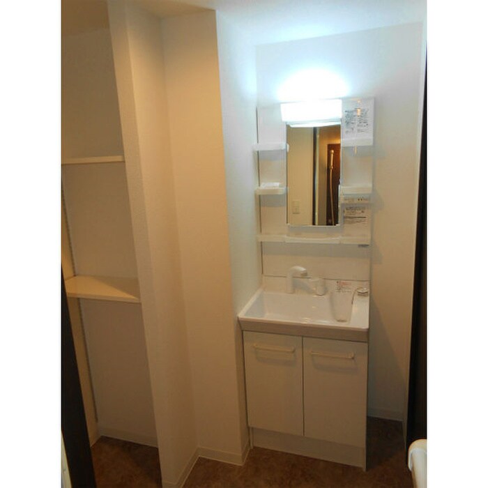 物件内観写真12　(洗面)