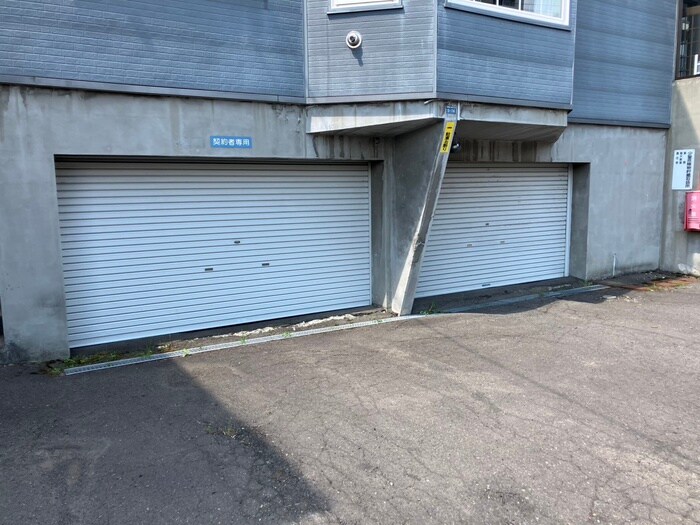 物件外観写真4　(駐車場)