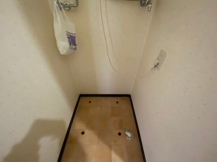 物件内観写真17　(洗濯機置場)