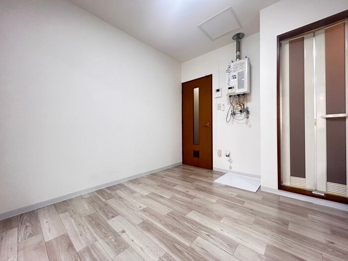 物件内観写真9　(居室)