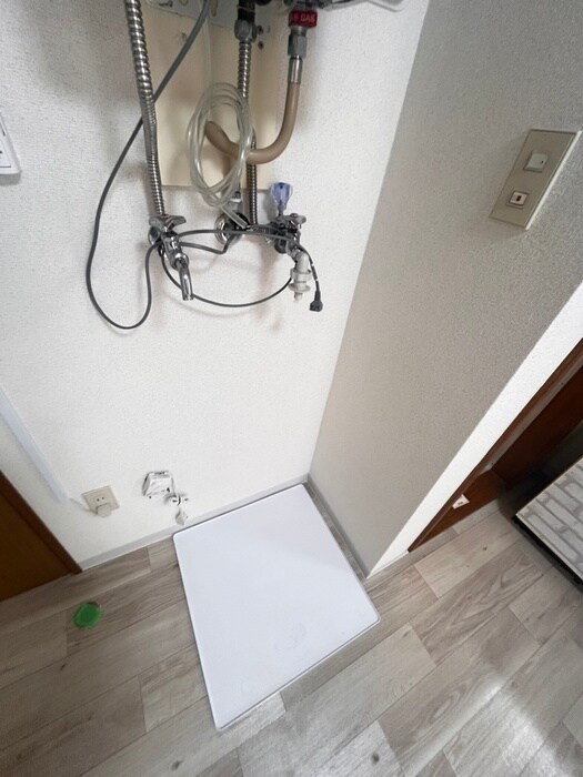 物件内観写真17　(洗濯機置場)