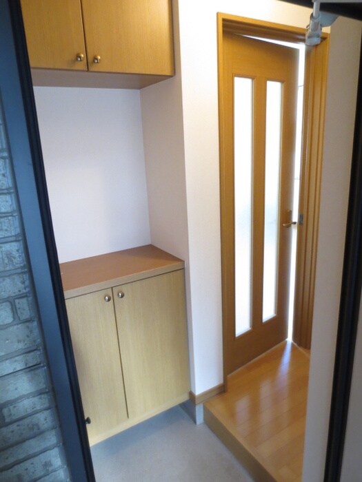 物件内観写真13　(玄関)