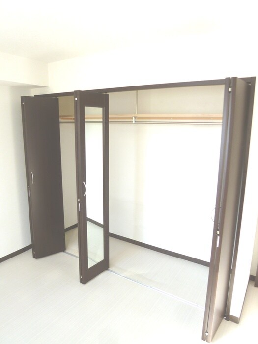 物件内観写真6　(収納)