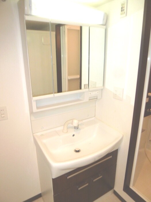 物件内観写真8　(洗面)