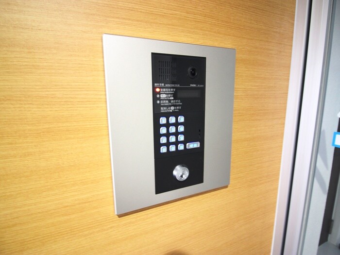 物件外観写真5　(エントランス部分)