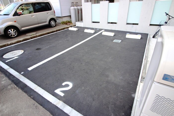 物件外観写真4　(駐車場)