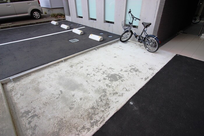 物件外観写真5　(駐輪場)