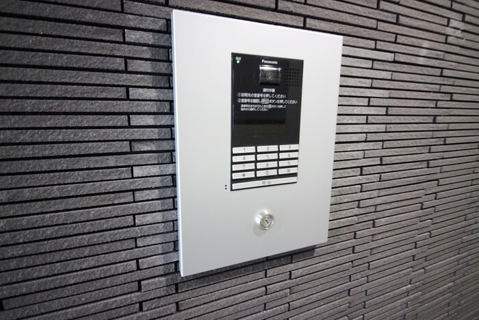 物件外観写真6　(エントランス部分)